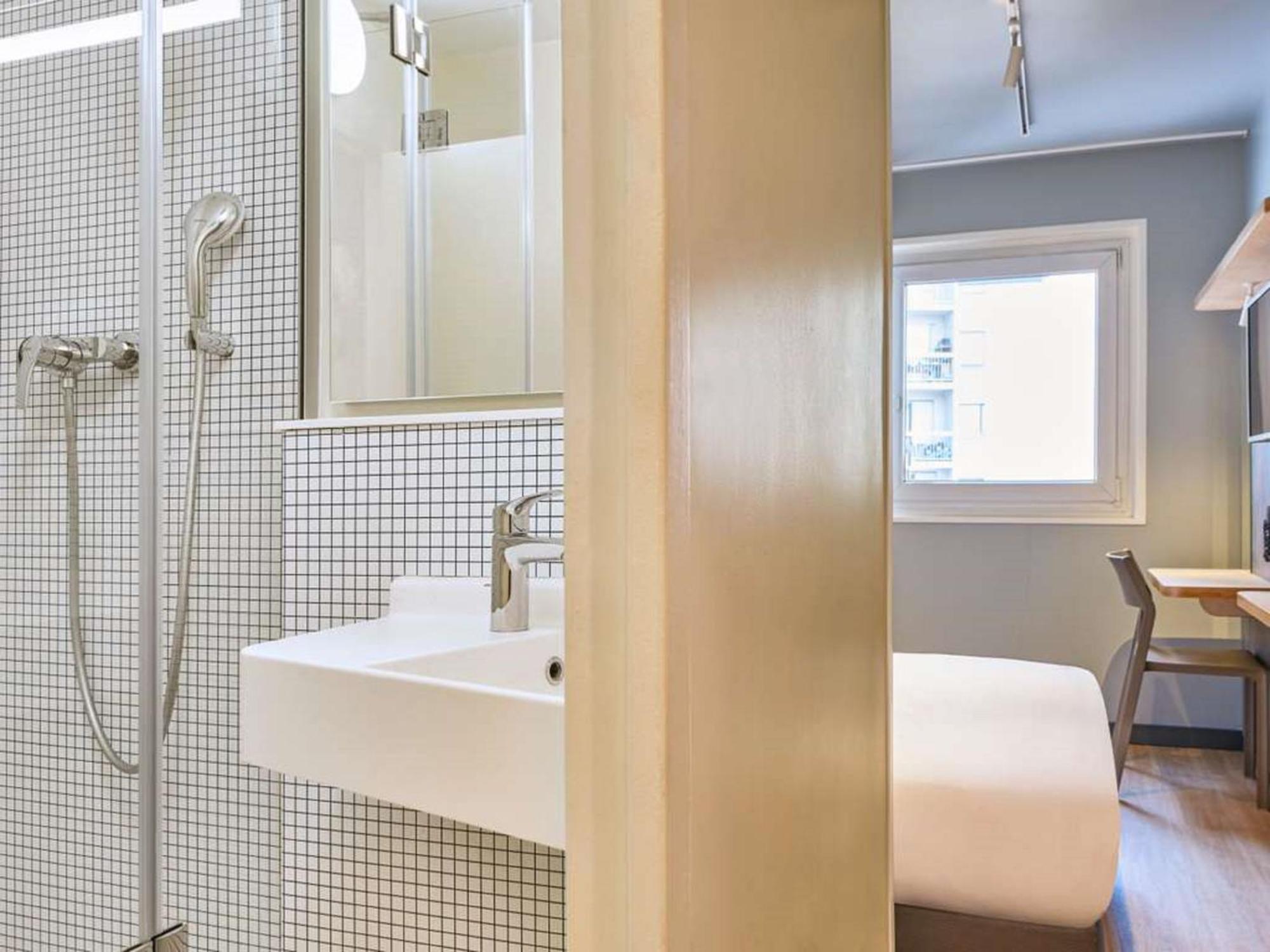 Ibis Budget Poitiers Nord Futuroscope Чассенеуил-Ду-Поитоу Экстерьер фото